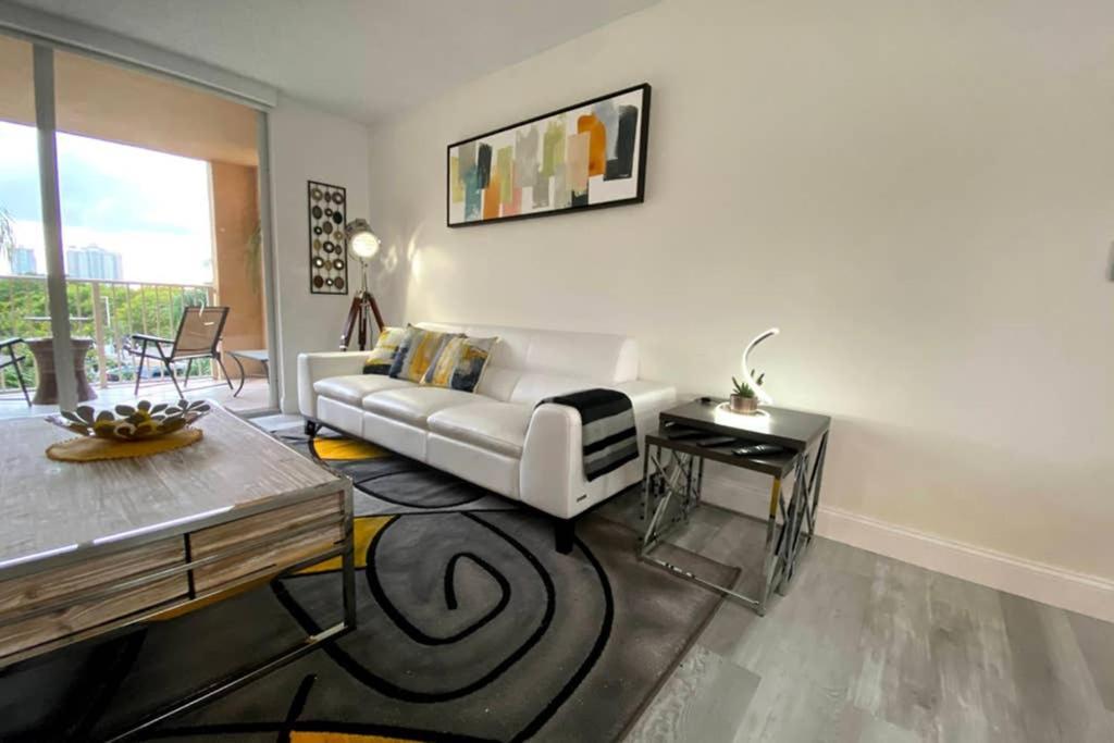 דירות Yacht Club At Aventura 2 Bed 2 Bath Luxurius Cozy Brand New 2020 מראה חיצוני תמונה